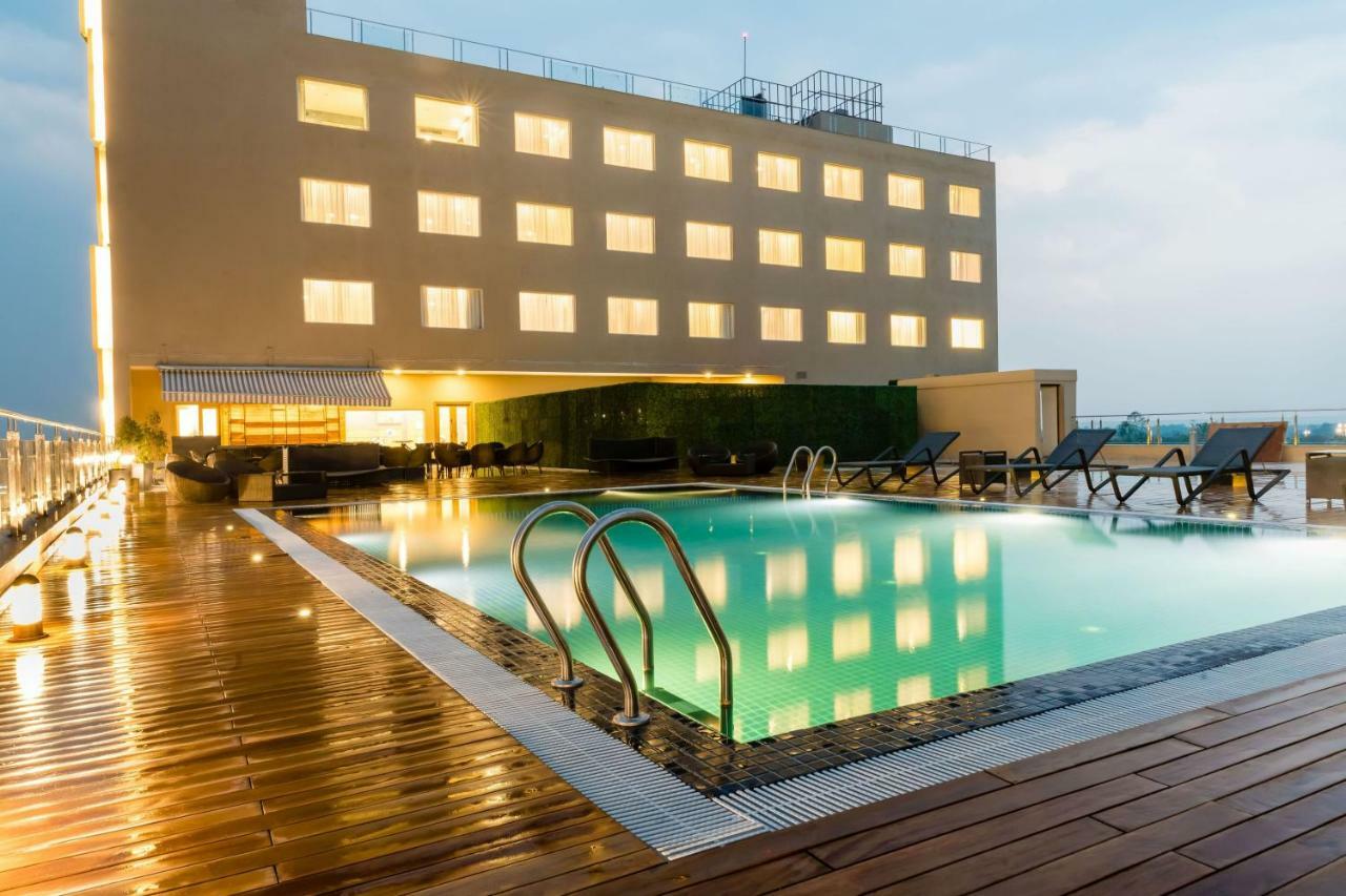 Vivanta Chitwan Bharatpur Бхаратпур Екстериор снимка