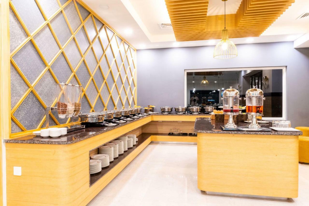 Vivanta Chitwan Bharatpur Бхаратпур Екстериор снимка