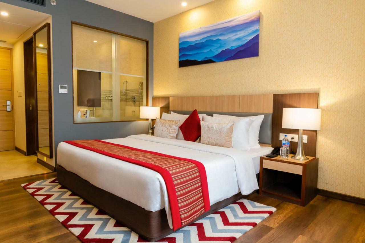 Vivanta Chitwan Bharatpur Бхаратпур Екстериор снимка